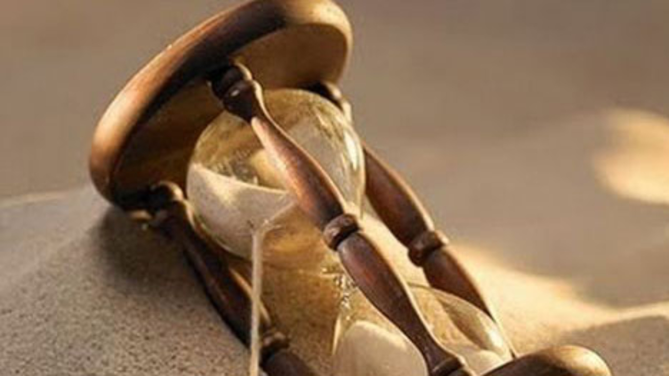 A Hourglass sat in the sand